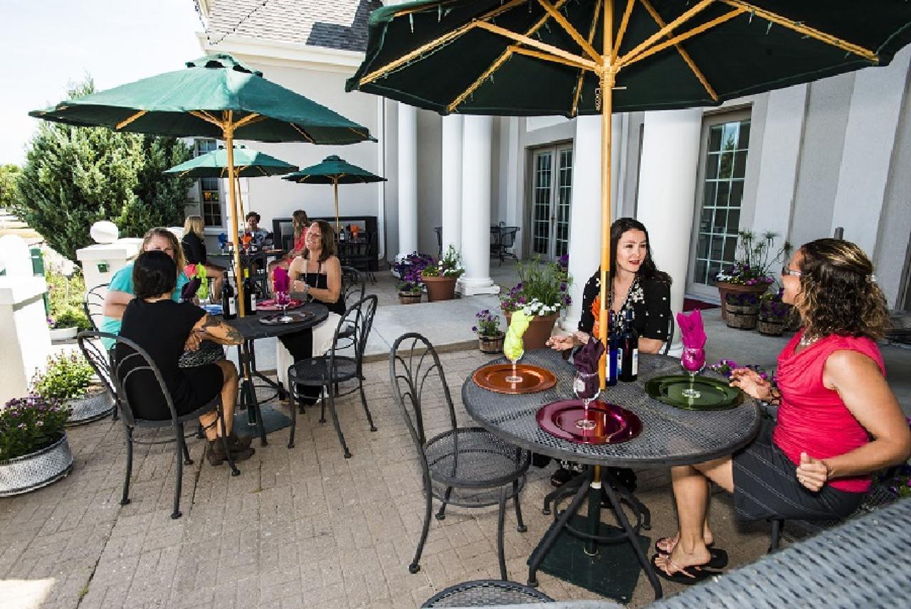 Claremont Inn & Winery Stratton Экстерьер фото