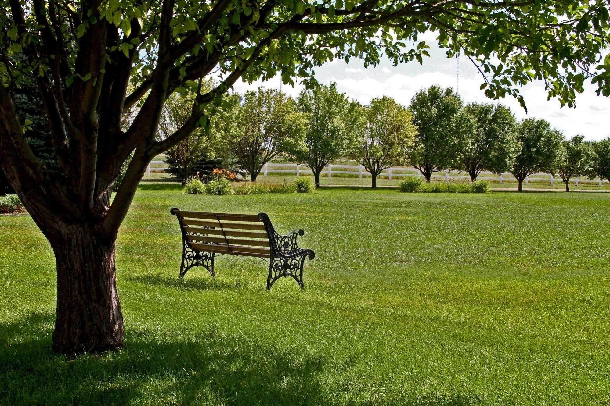 Claremont Inn & Winery Stratton Экстерьер фото